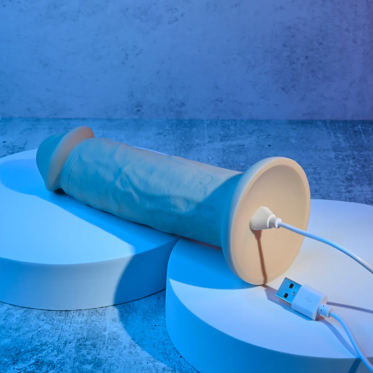 Evolved 7" Girthy Vibrating Dong Light - Image 7
